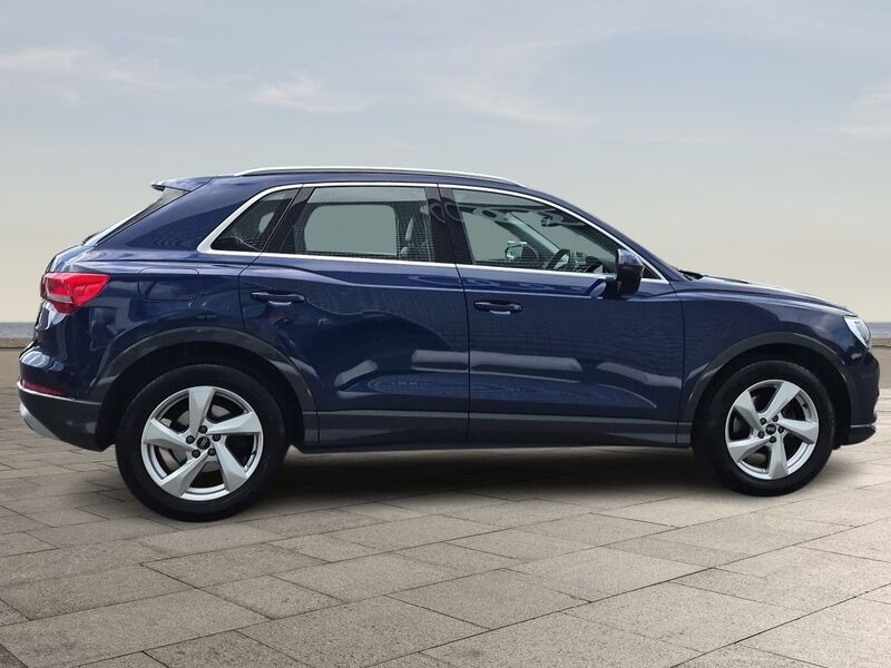 More views of Audi Q3