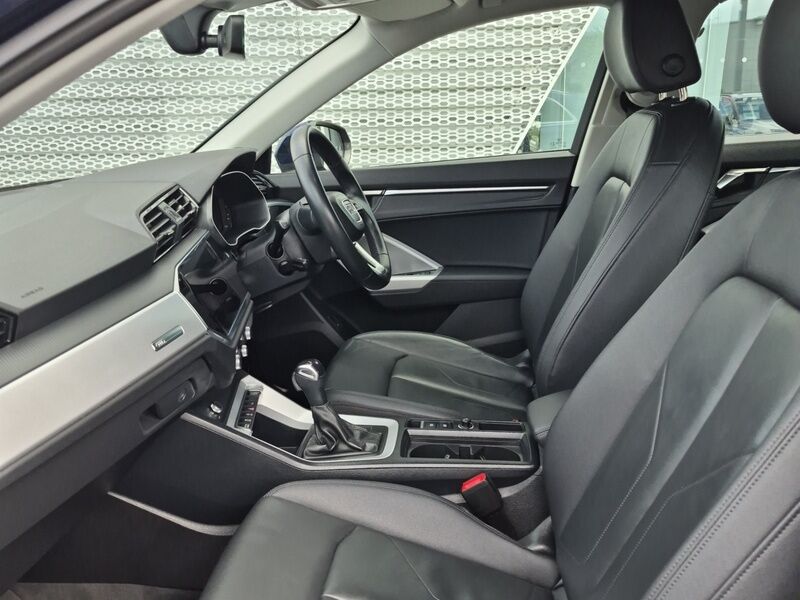 More views of Audi Q3