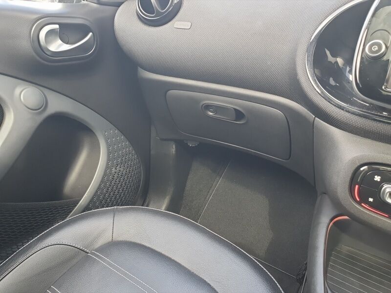 More views of Smart Forfour