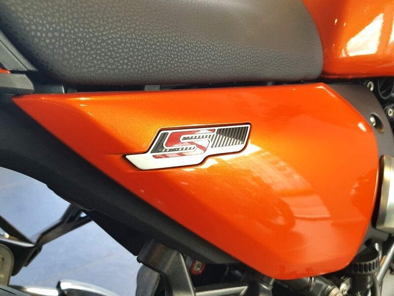 More views of BMW R12