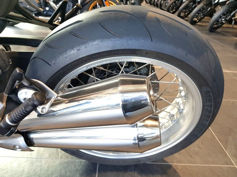 More views of BMW R12
