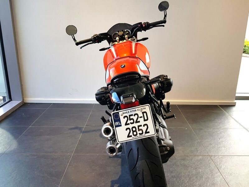 More views of BMW R12
