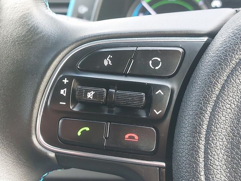 More views of Kia Niro