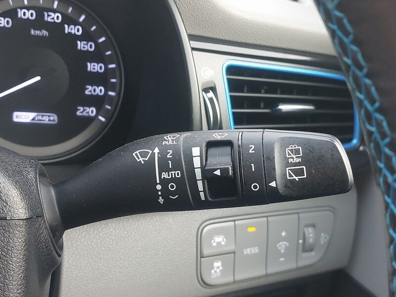 More views of Kia Niro