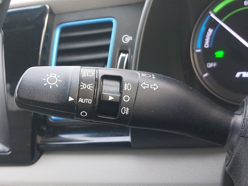 More views of Kia Niro