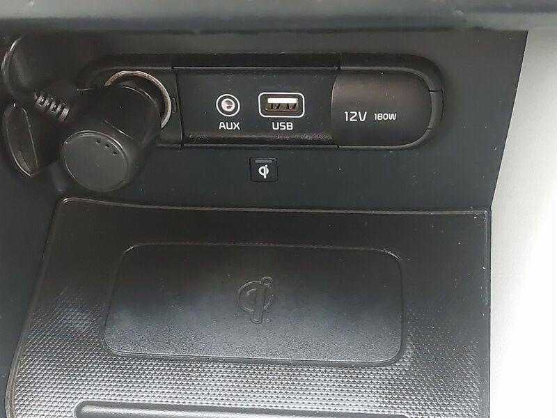 More views of Kia Niro