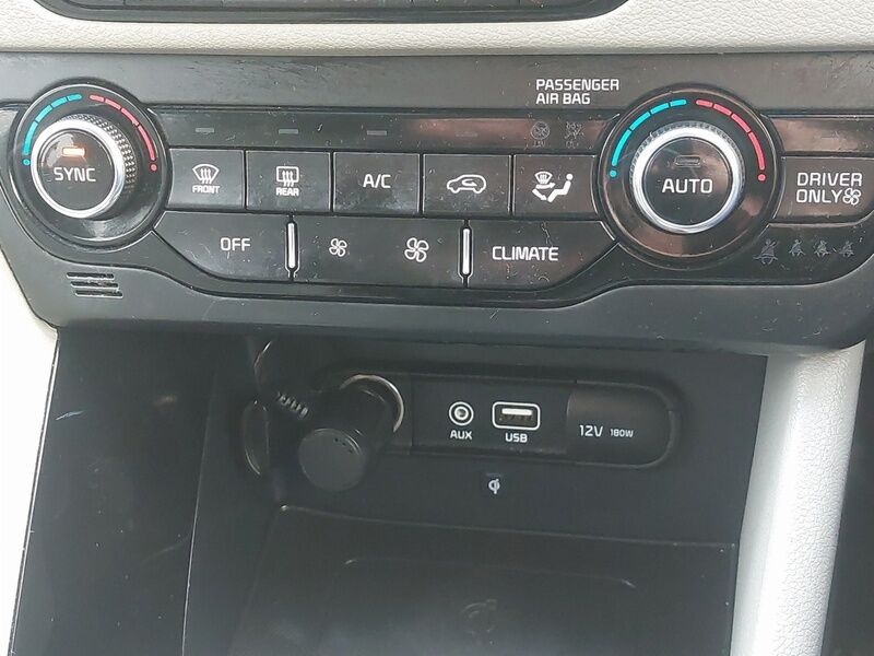 More views of Kia Niro