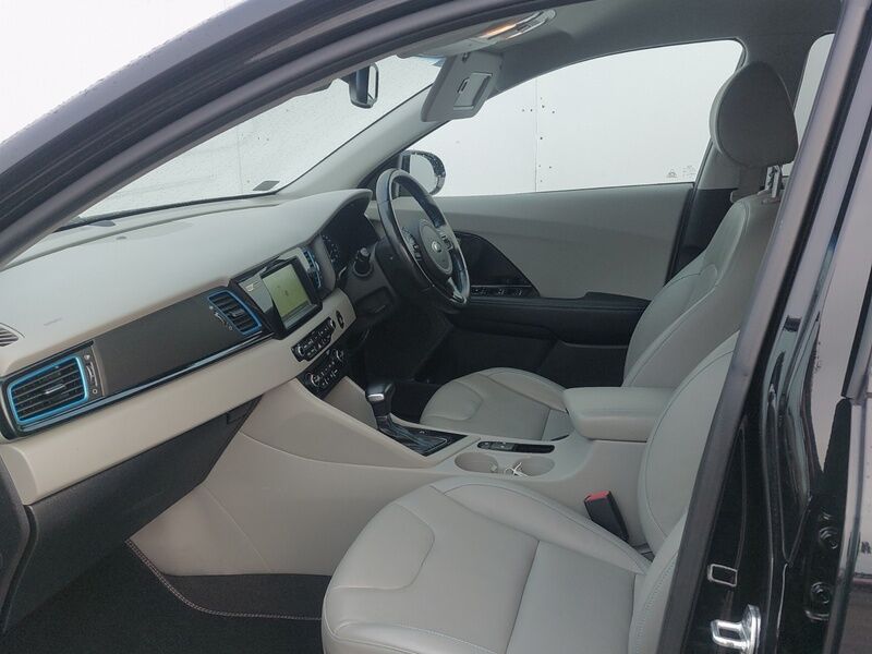 More views of Kia Niro