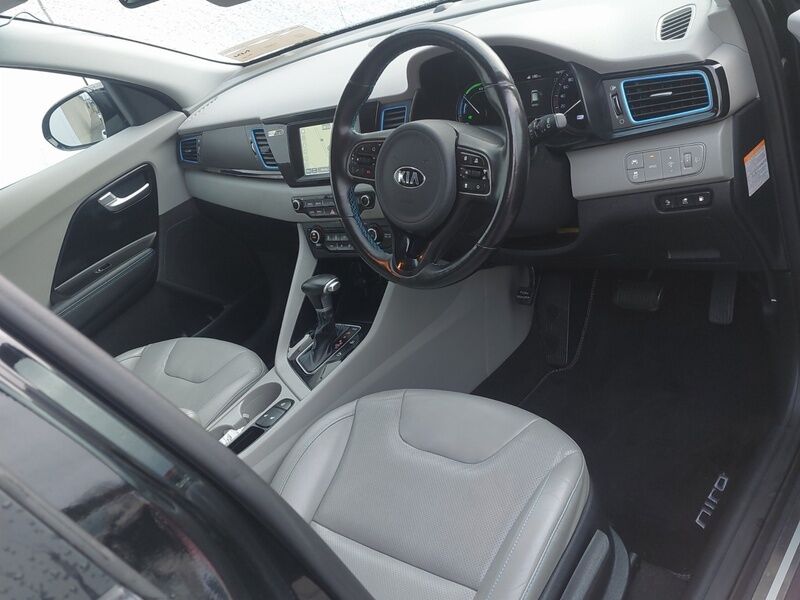 More views of Kia Niro