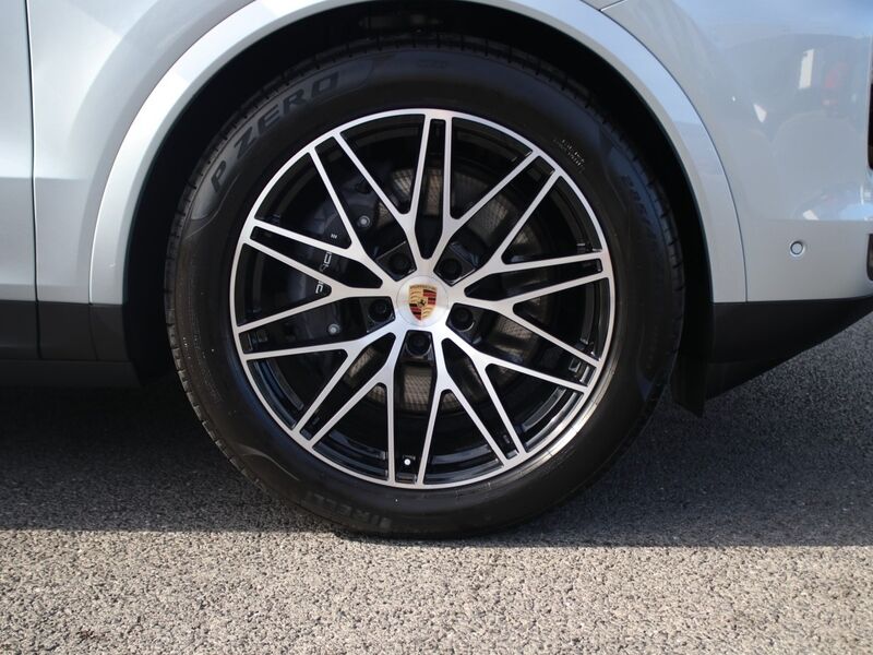 More views of Porsche Cayenne