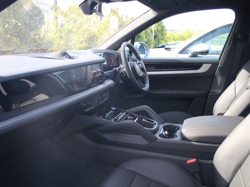 More views of Porsche Cayenne
