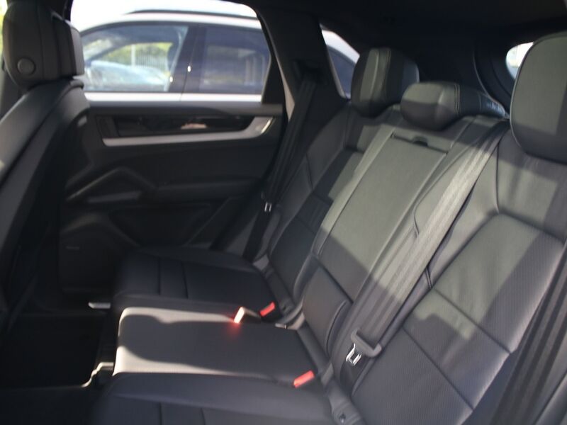 More views of Porsche Cayenne
