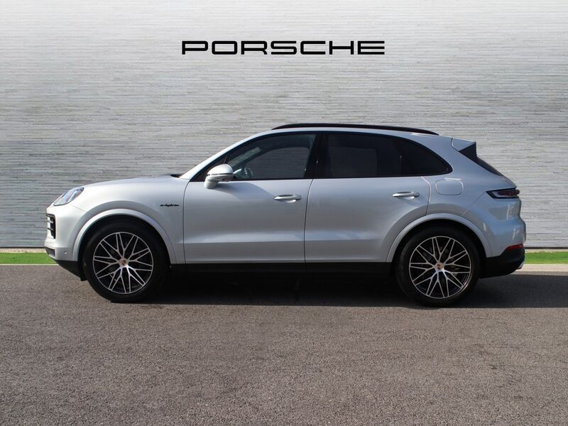 More views of Porsche Cayenne