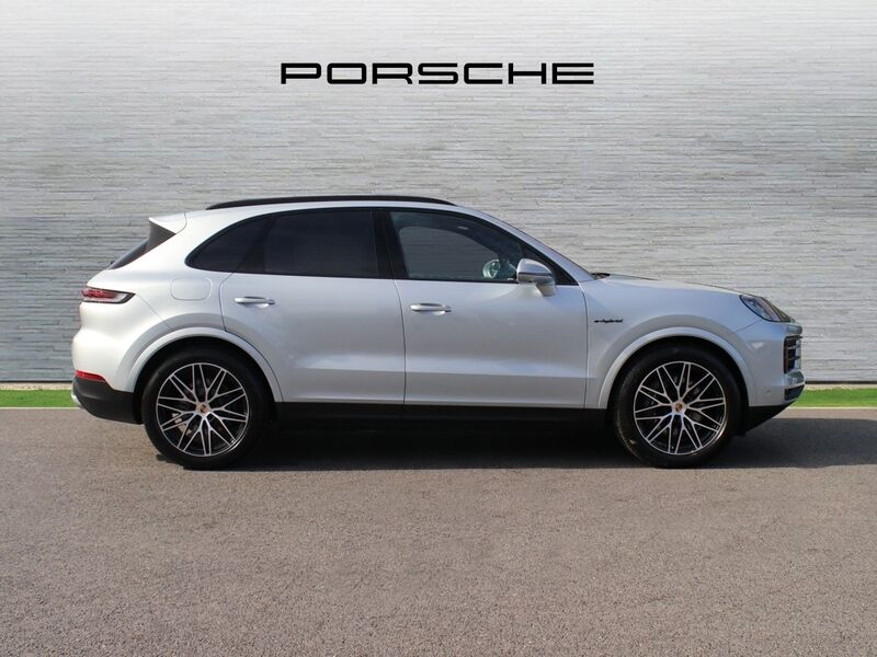 More views of Porsche Cayenne