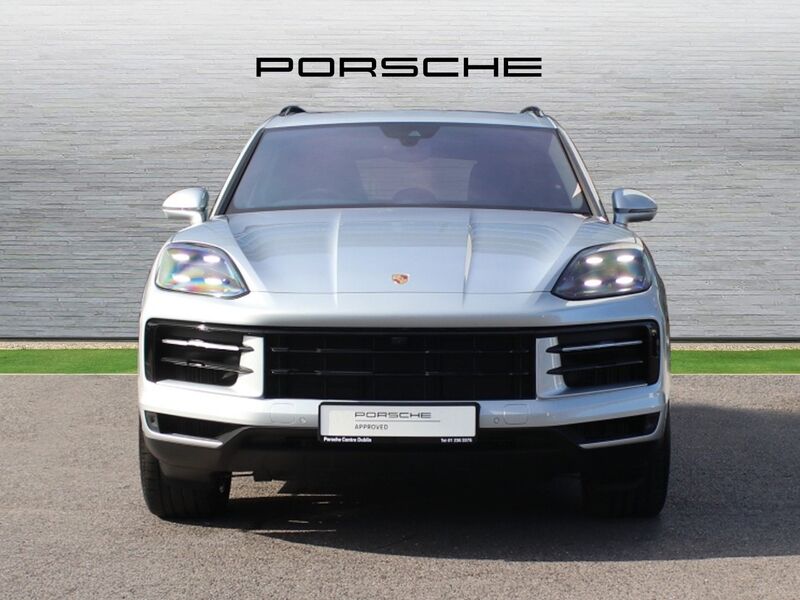More views of Porsche Cayenne