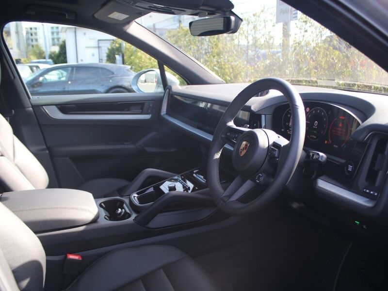 More views of Porsche Cayenne