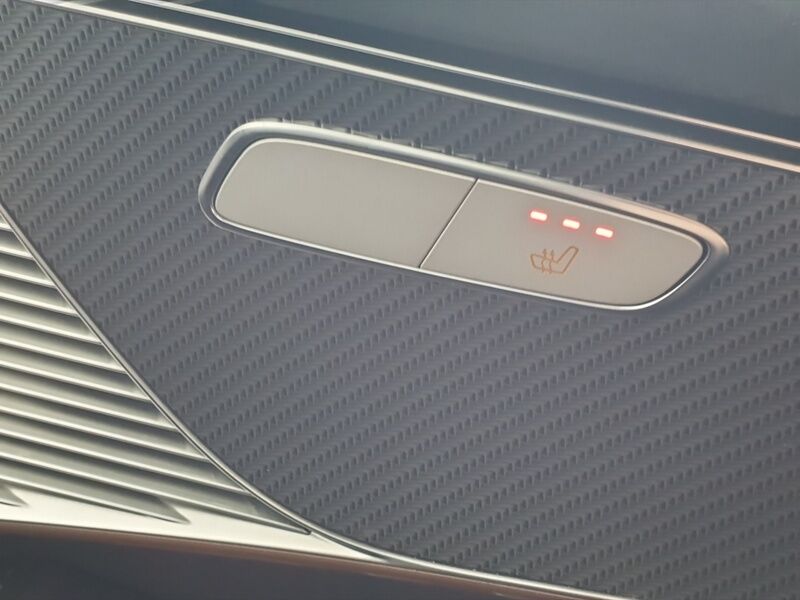 More views of Mercedes-Benz EQC