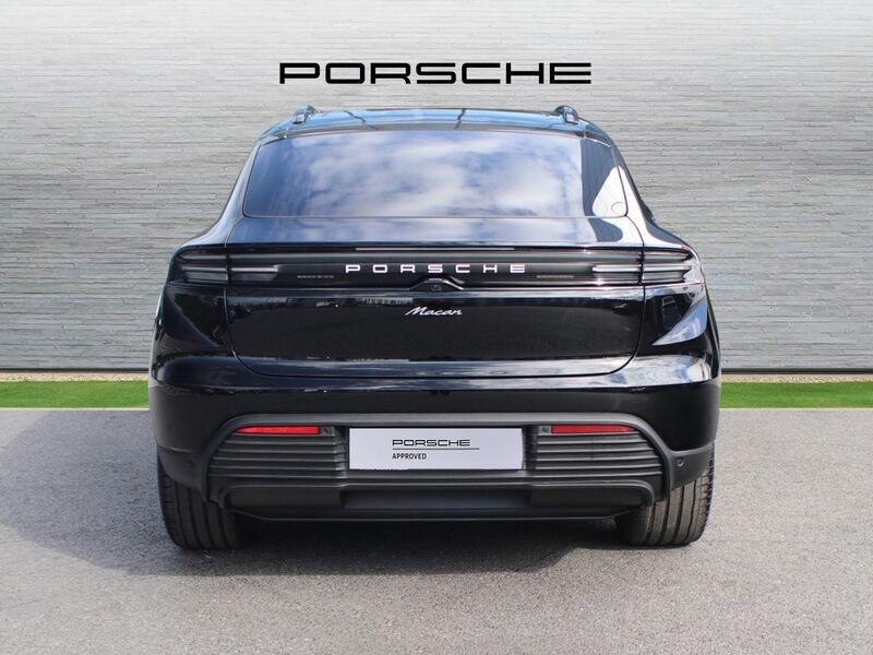 More views of Porsche Macan