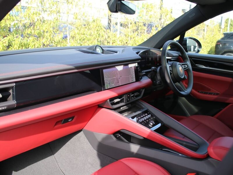 More views of Porsche Macan