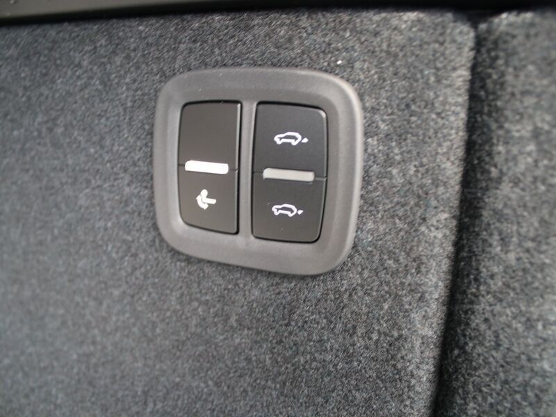 More views of Porsche Macan