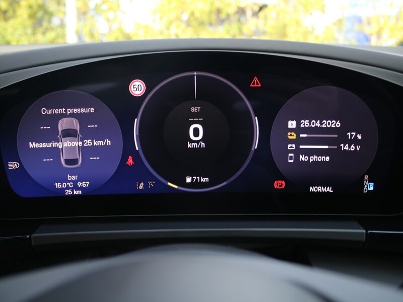 More views of Porsche Macan