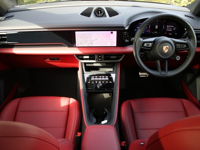 More views of Porsche Macan
