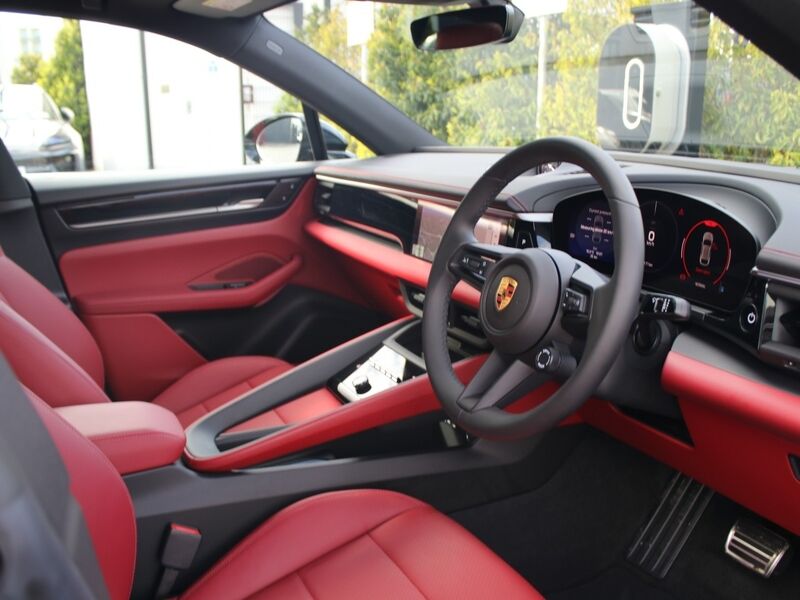 More views of Porsche Macan