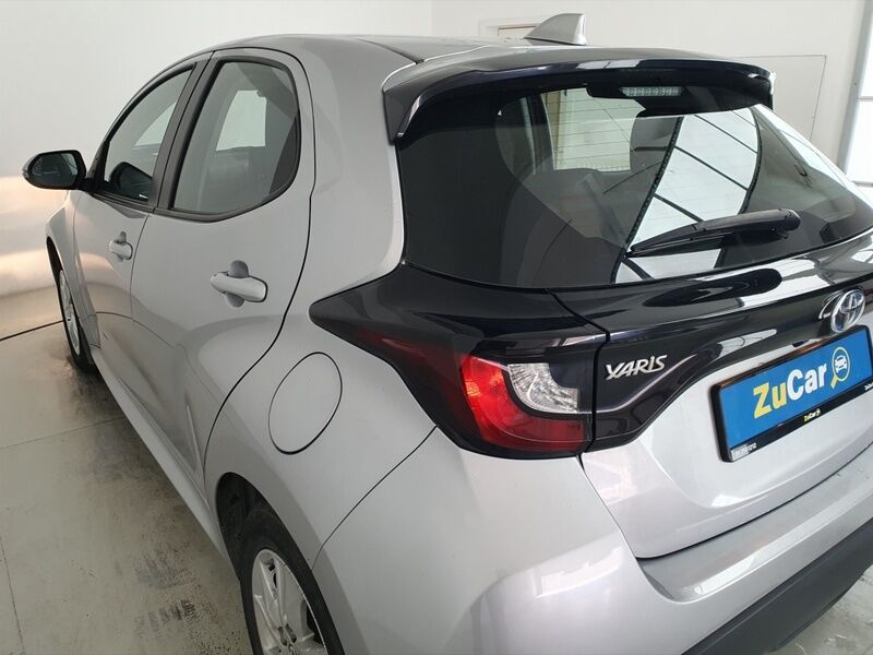 More views of Toyota Yaris