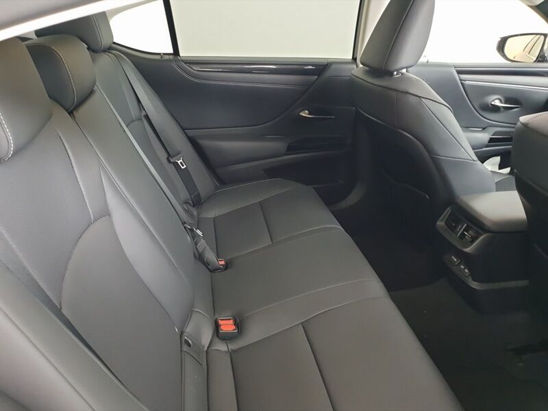 More views of Lexus ES