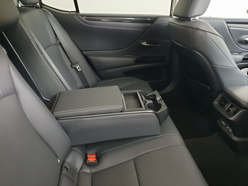More views of Lexus ES