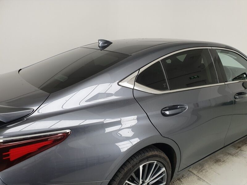 More views of Lexus ES