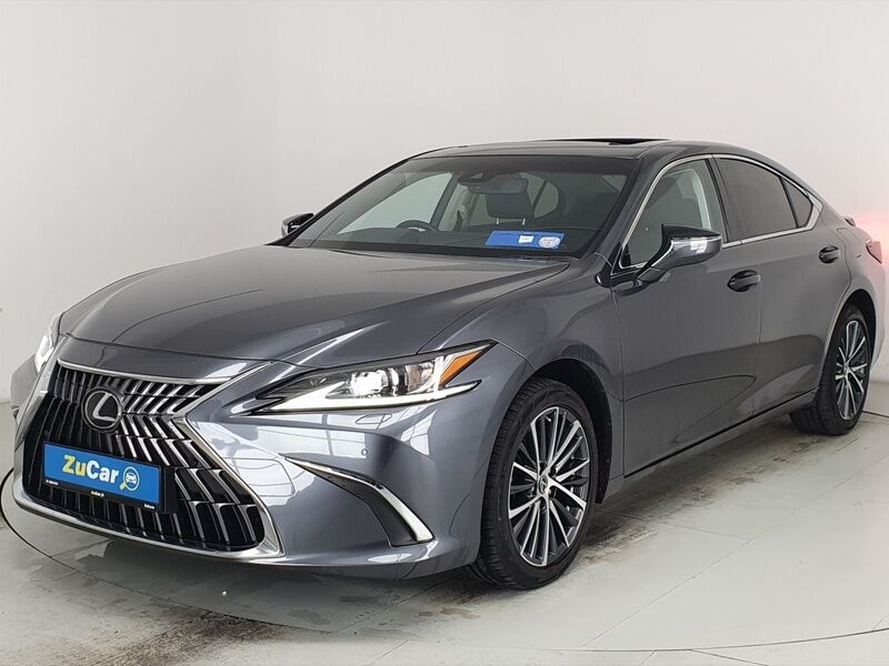 More views of Lexus ES