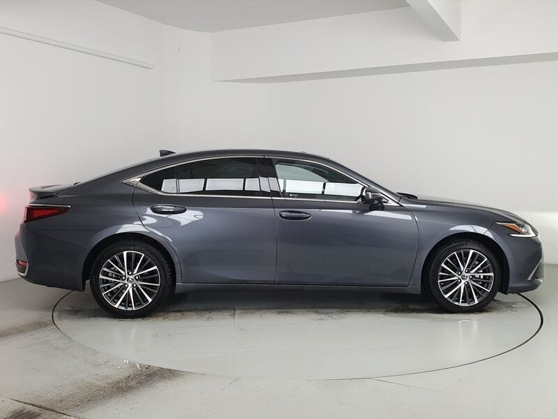 More views of Lexus ES