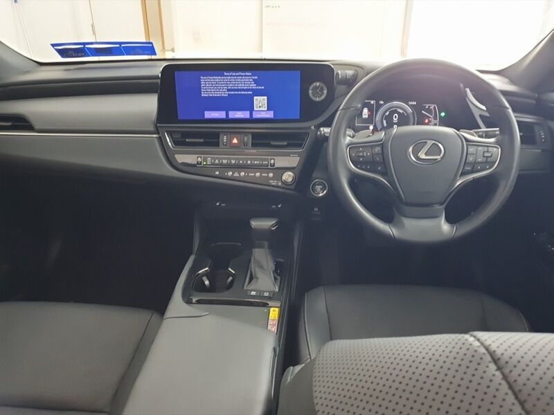 More views of Lexus ES