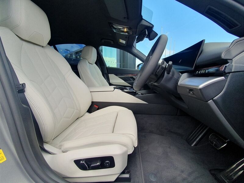 More views of BMW 5-Series