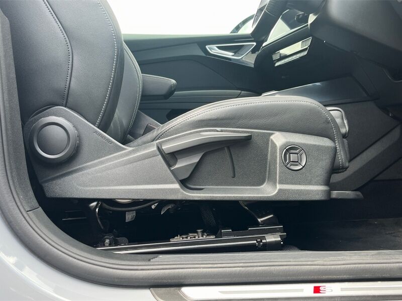 More views of Audi Q4 e-tron