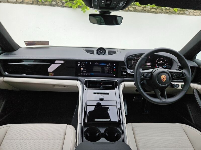More views of Porsche Panamera