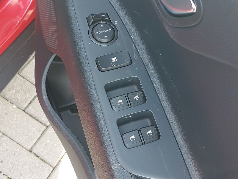 More views of Kia Stonic
