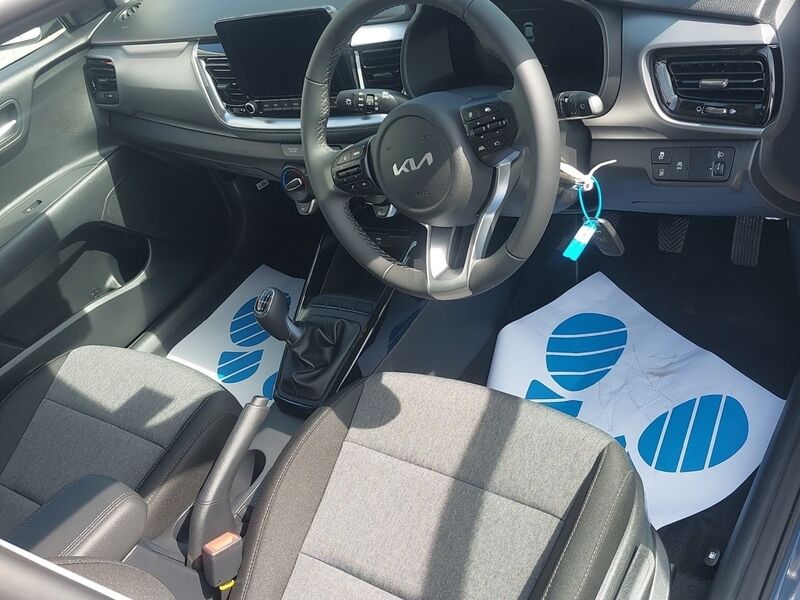 More views of Kia Stonic