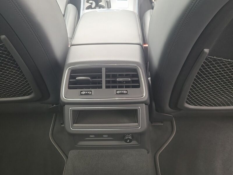 More views of Audi A6