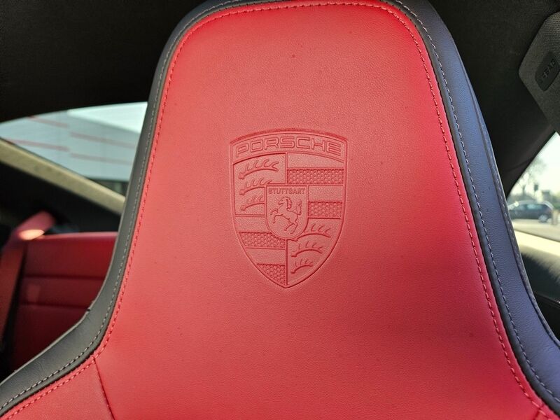 More views of Porsche 911
