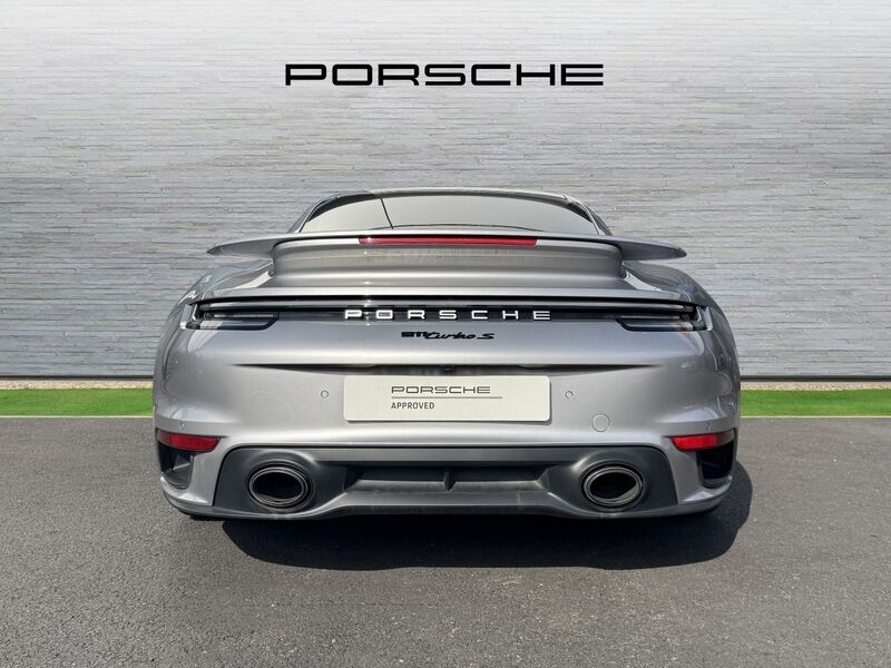 More views of Porsche 911