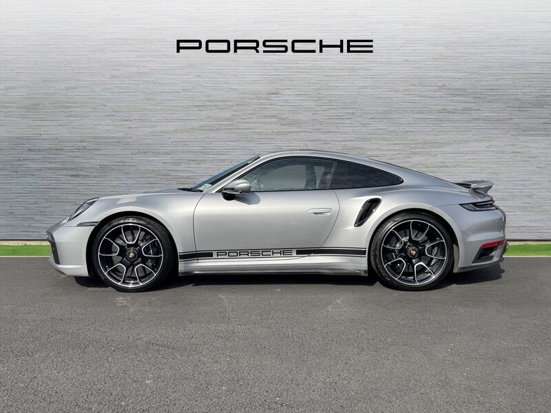 More views of Porsche 911