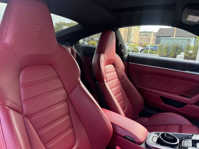 More views of Porsche 911