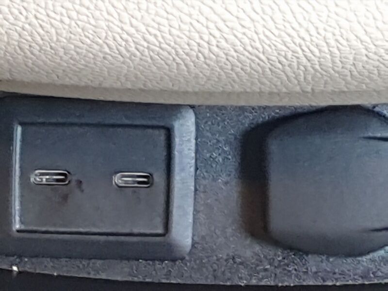 More views of Mercedes-Benz GLC