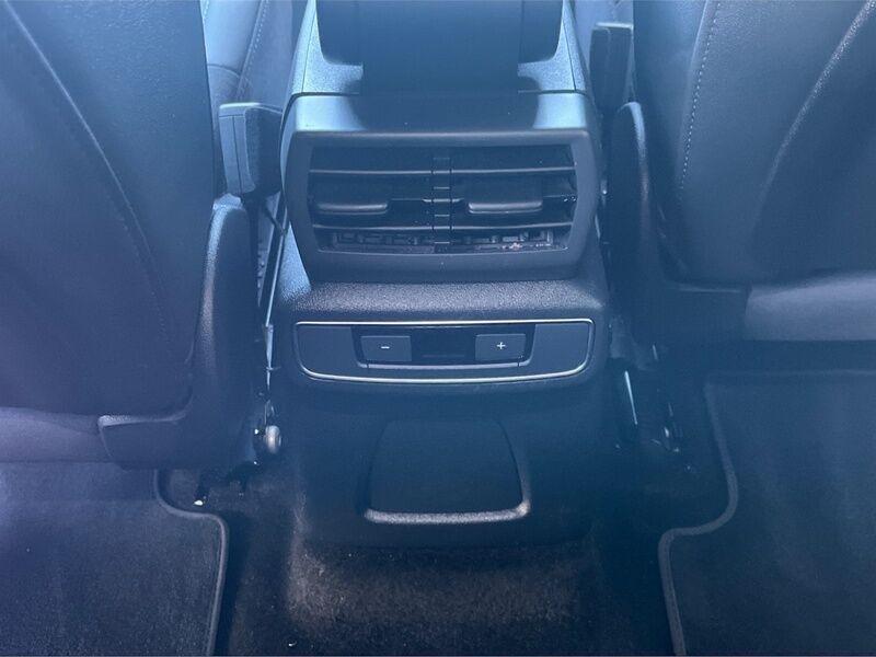 More views of Audi Q4 e-tron