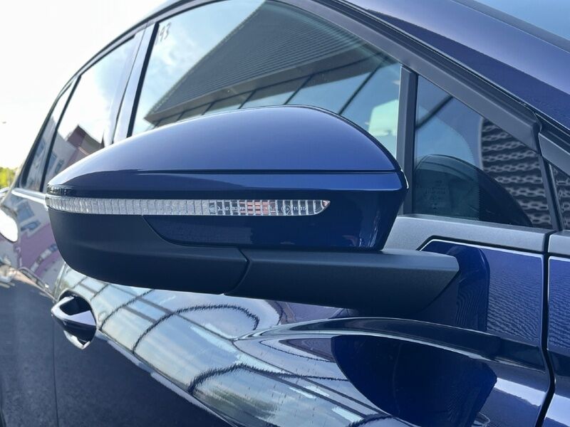 More views of Audi Q4 e-tron