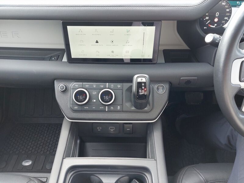 More views of Land Rover Defender