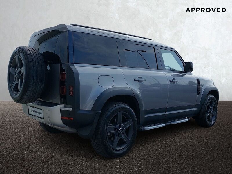 More views of Land Rover Defender