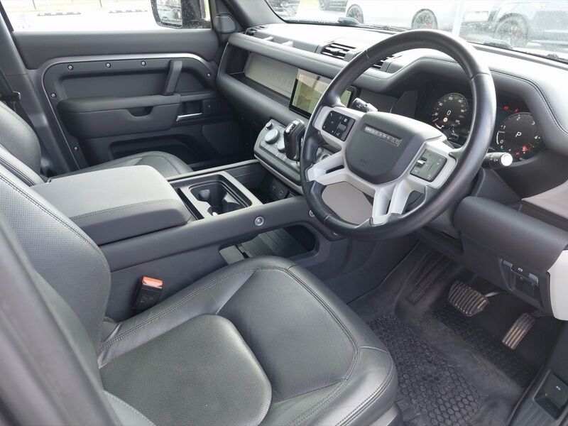 More views of Land Rover Defender